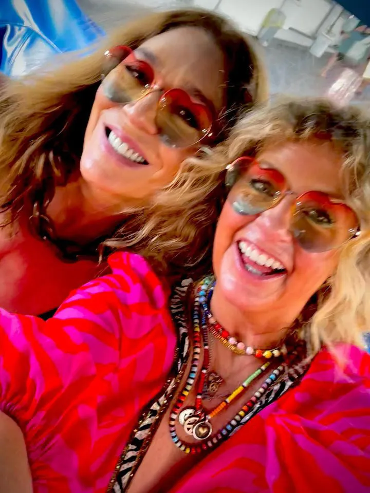 Fundraising JEWELCHIC Rainbow Heart Glasses