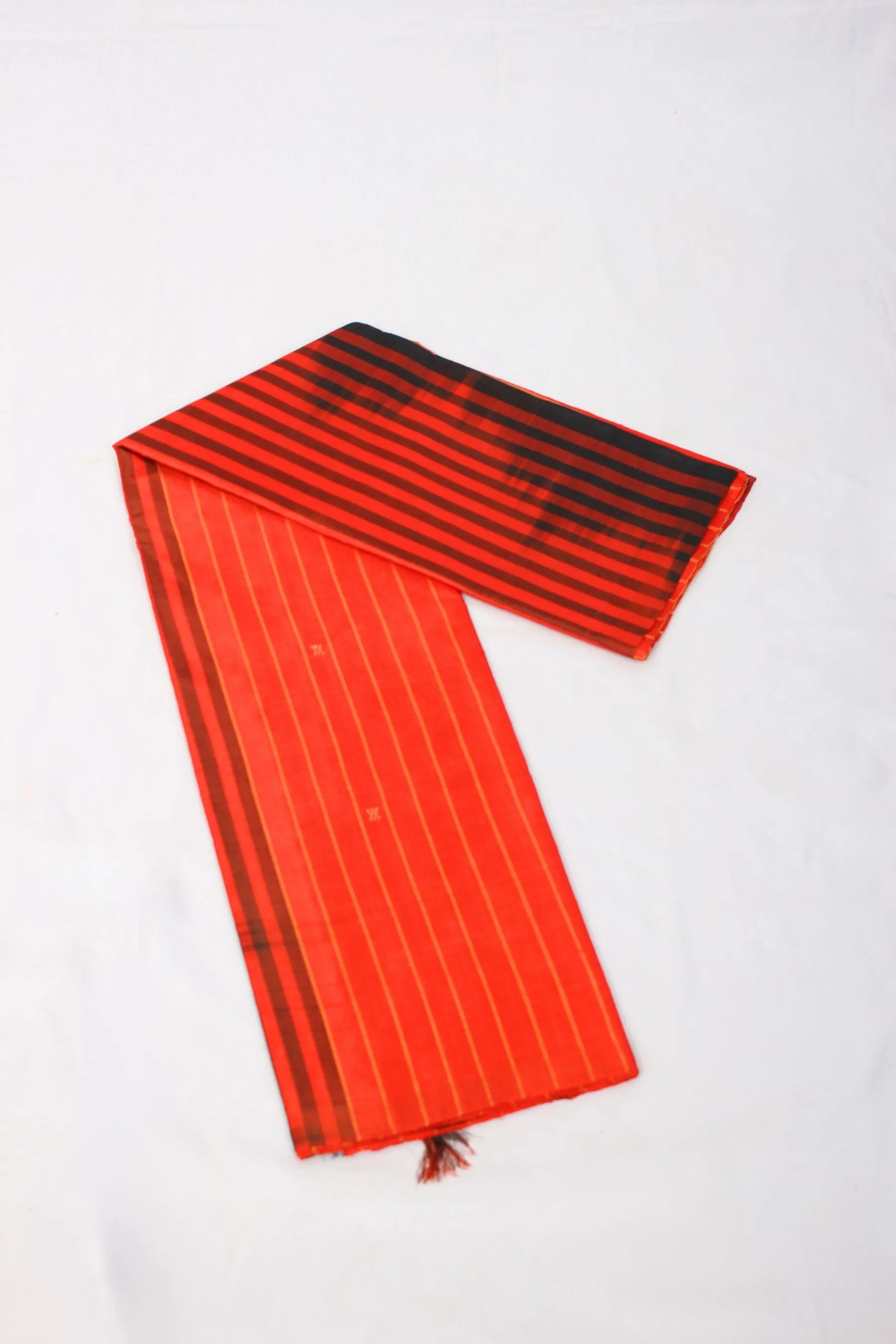 Hand-Woven Banana Pith Saree: Fusion of Sustainability & Elegance