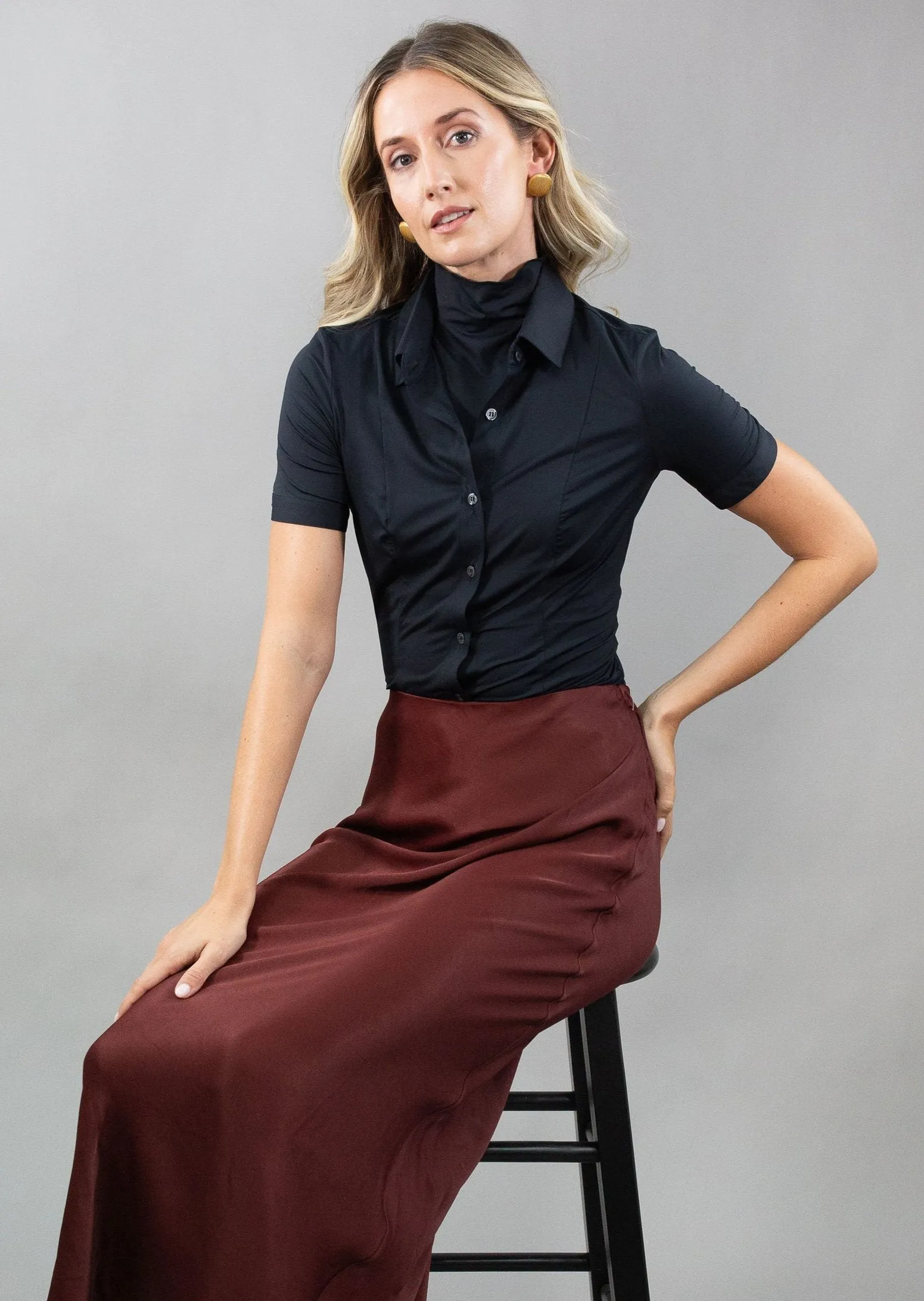 Short Sleeve Fitted Blouse