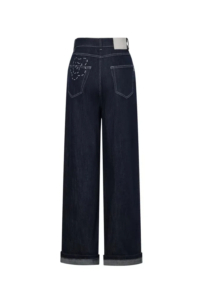 Somi Curved Blade Jeans in Stretchy Turkish Denim